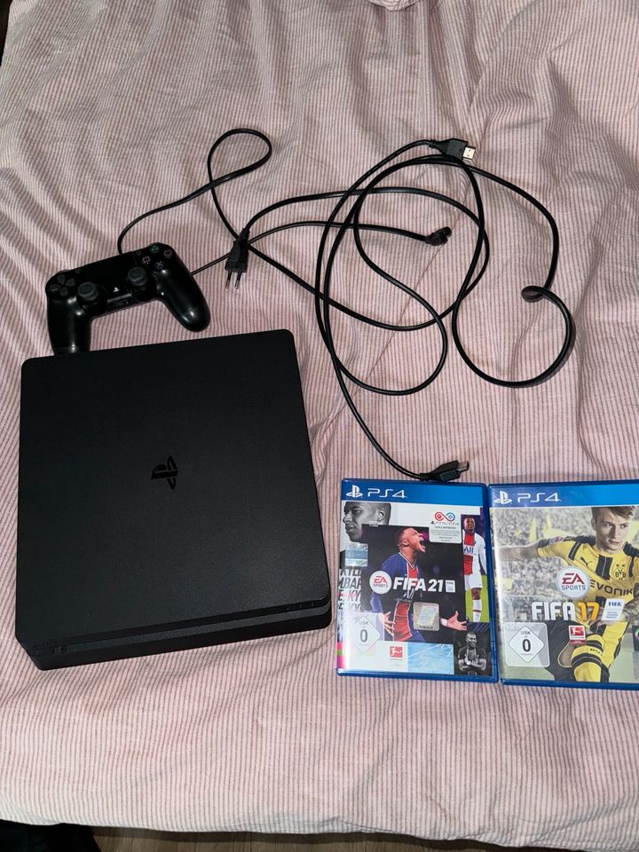 PlayStation 4 Slim in Pattensen