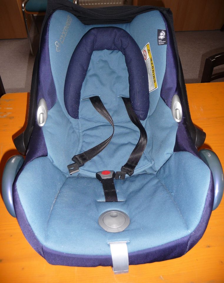 Babyschale 2 Stück im Set 1 x Maxi Cosi und 1 x Chicco in Ebersbach