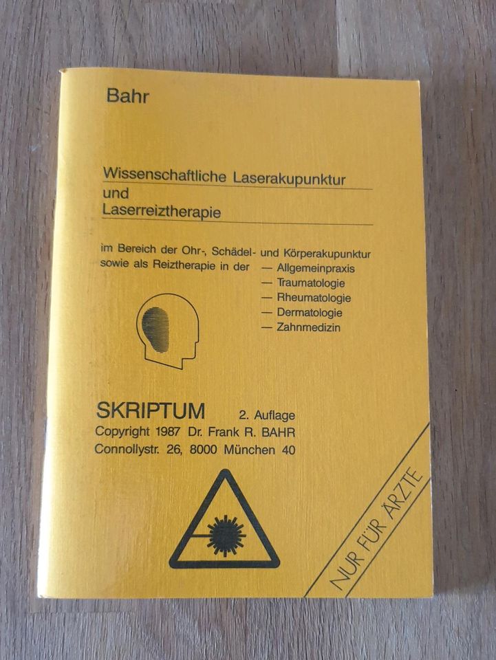 Bücherpaket Medizin Akupunktur Ohren Schädel Kopf HNO in Berlin