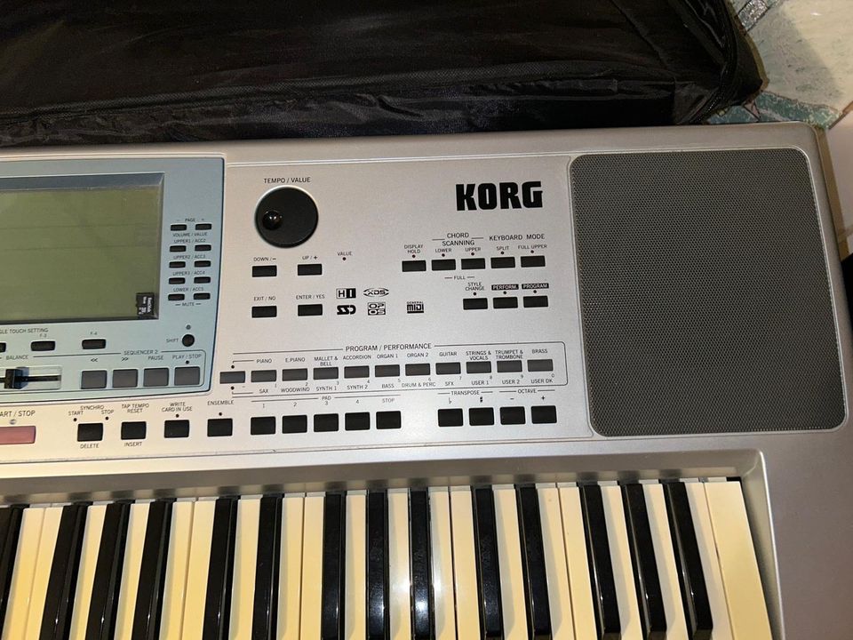 Keyboard Korg PA50sd in Düsseldorf