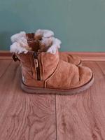 Ugg boots gr 36 Lammfellfutter 2 Reißverschlüsse hellbraun Hessen - Bürstadt Vorschau