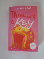 Three with a Key von Laura Labas mit Buchschnitt Nordrhein-Westfalen - Leverkusen Vorschau