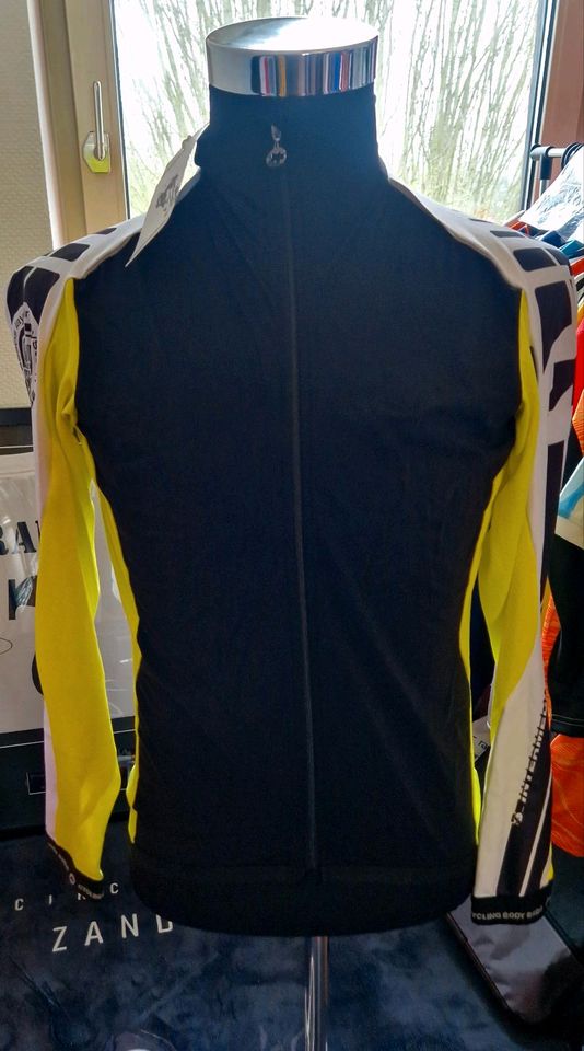 Assos Radlerjacke / Windstopper M in Rees