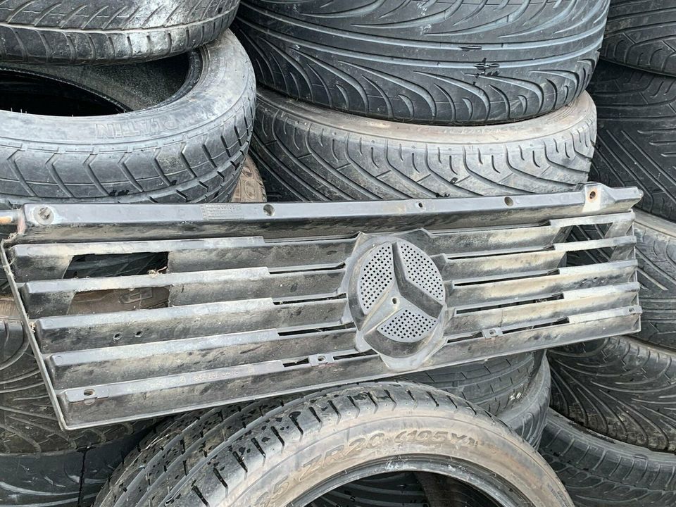 Mercedes MB100 Kühlergrill  Preis 40€  Inklusive,Versand in Wipperfürth