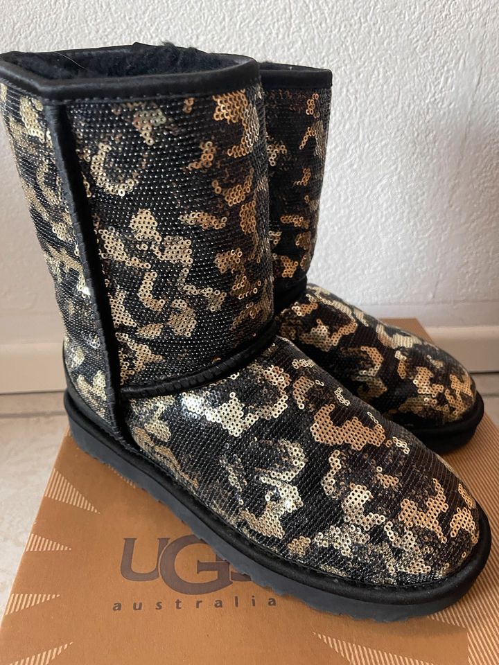 UGG Australia • 38 • Lammfell• schwarz/Gold• Sierra Sparkles OVP in Dortmund