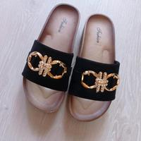 Pantoletten/Sandalen Neu ❤️ Schwarz/Gold ❤️ 39/40 Bayern - Adelsdorf Vorschau