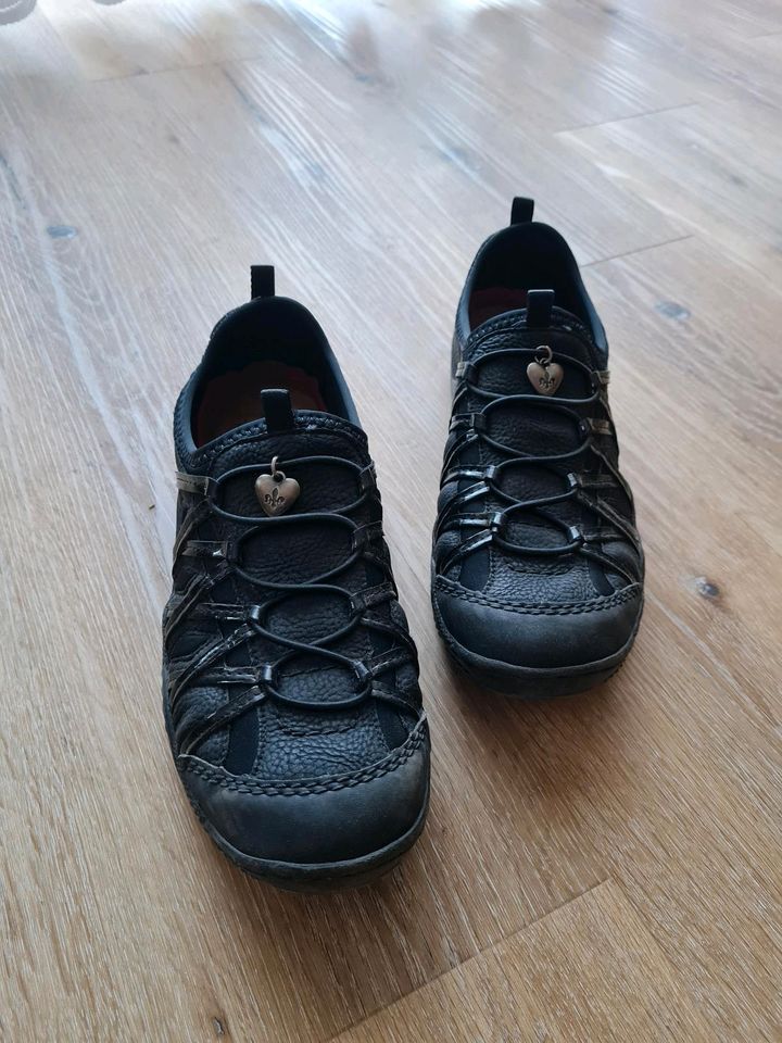 rieker Schuhe Halbschuhe schwarz Gr. 40 in Wathlingen