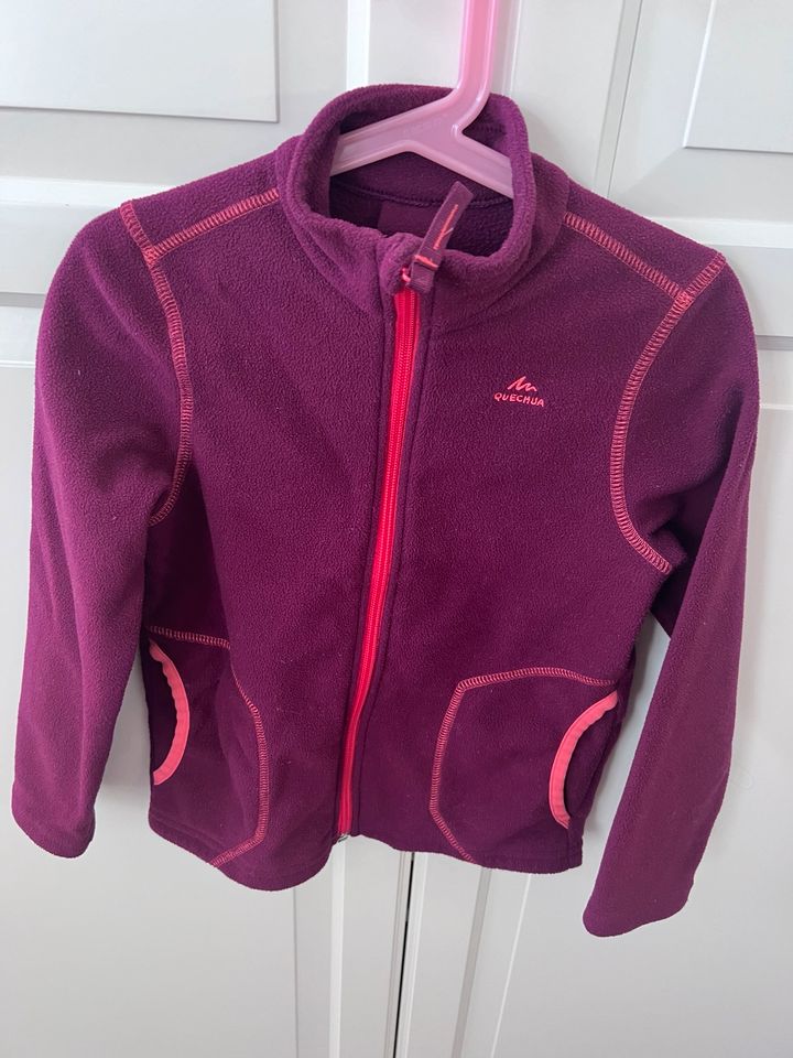 Decathlon fleece Jacke wandern Gr 113-122cm violett wie neu in Hamburg