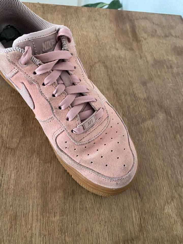 NIKE Air Force 1 Low Suede ‘Particle Pink’ Gum Medium Brown in Berlin