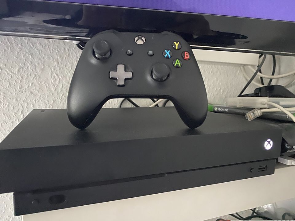 Xbox One X in Köln