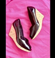 High Heels Lack  Leder Peeptoes Keilabsatz neu 41 schwarz Baden-Württemberg - Rottweil Vorschau