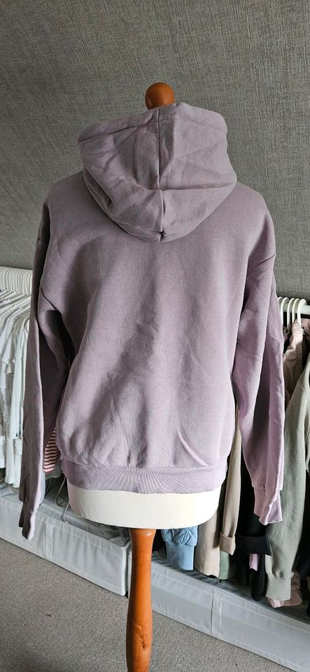 Monki Hoodie Kapuzenpullover flieder lila Gr.XS in Berlin