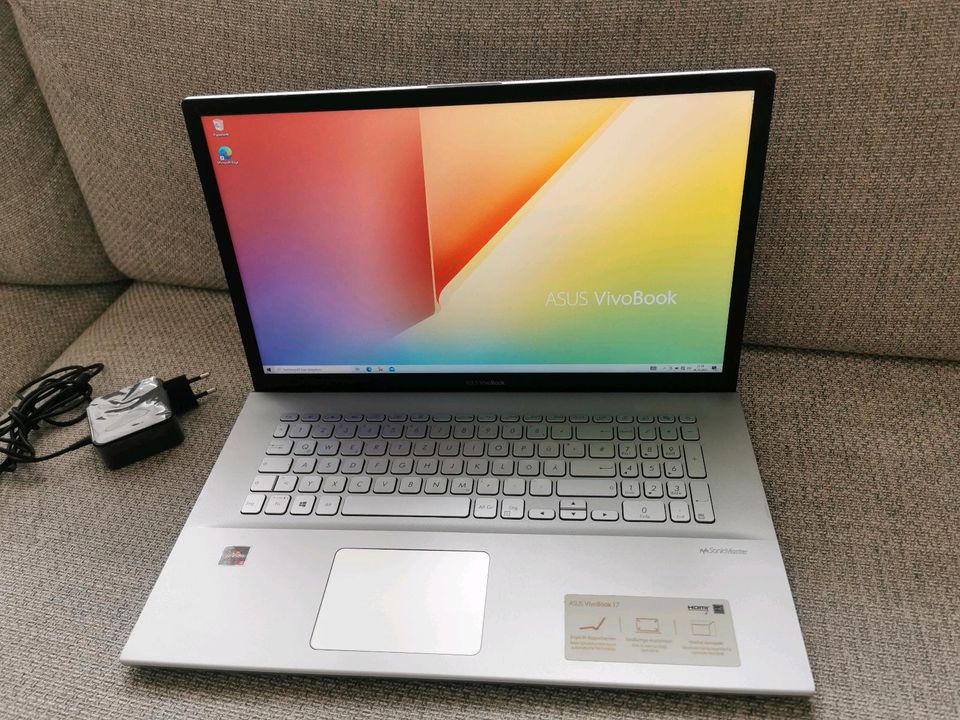 Asus Vivobook 17 D712D Notebook AMD Ryzen 5 8GB RAM 1TB + 256GB S in Frankfurt am Main