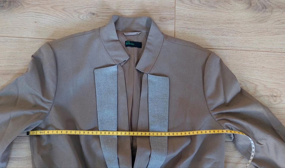 Benetton Anzug Damen Kurzblazer 3/4 Hose Caramelfarben L-XL in Bremen