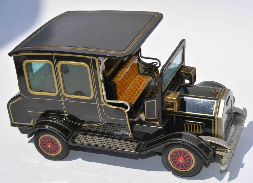 Oldtimer Auto Spielzeug antik aus Blech in Kornwestheim