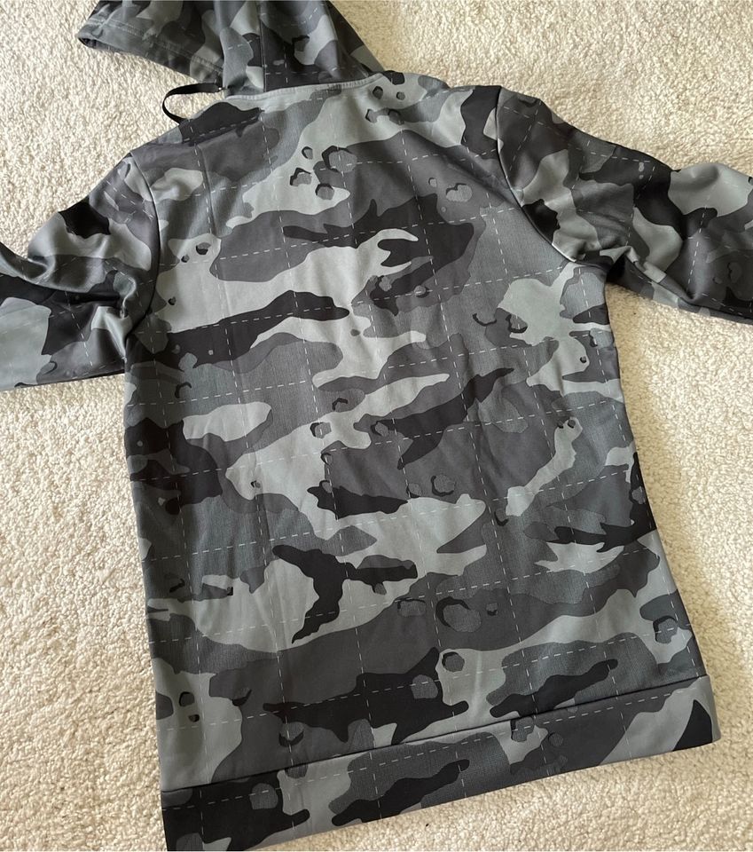 NIKE Herren Sweatshirt S Camouflage grau schwarz Sport Pullover in Berlin