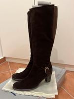 Stiefel aus Wildleder, dunkelbraun von Peter Kaiser Gr. 40,5 Hessen - Wiesbaden Vorschau