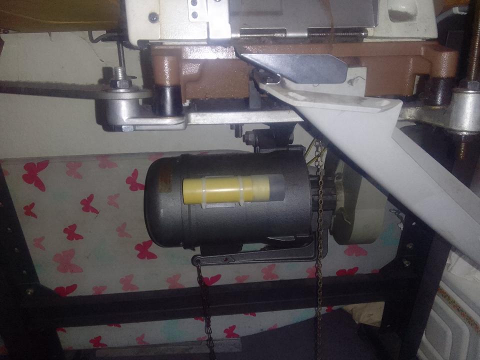 Industrie Kettelmaschine Overlockmaschine 5 Faden in Wichtshausen