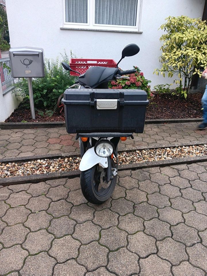 Pizzaroller Kymco Agility Carry 50 in Kraichtal