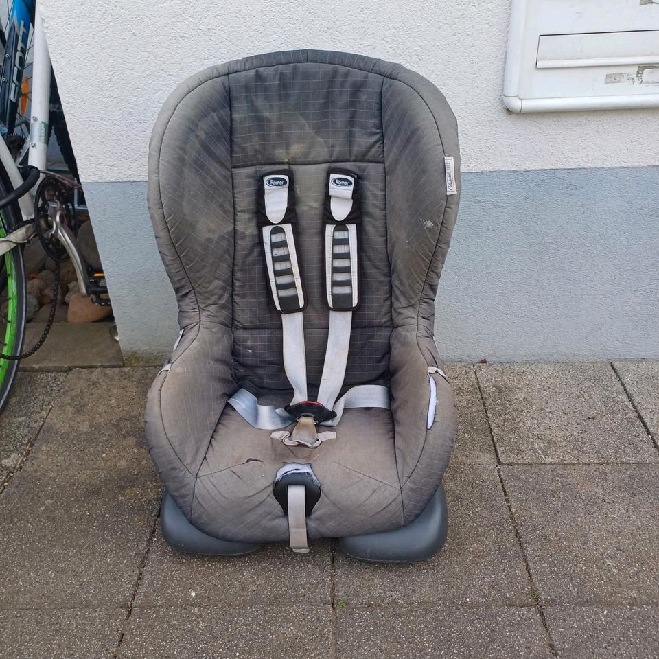Gebrauchter Römer Autositz Kinder ab 12 Monaten in Freiburg im Breisgau