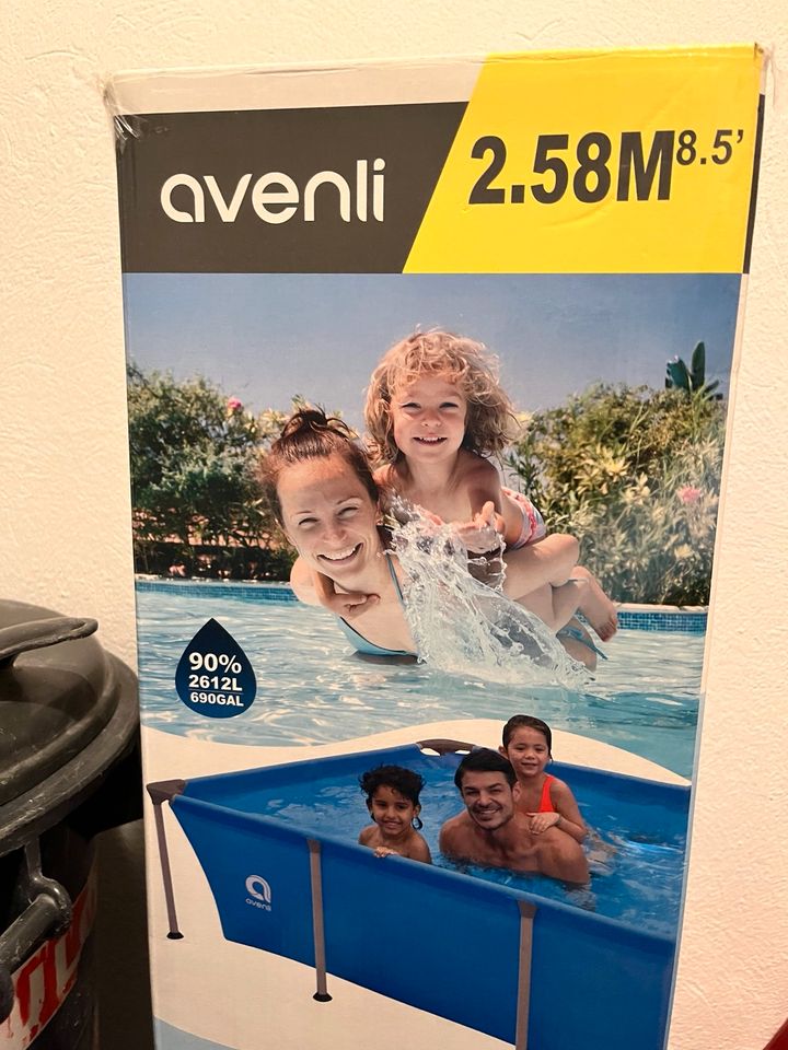 Avenli Pool (2,58m x 1,79m x 66cm)- eine Saison gebraucht in Bielefeld