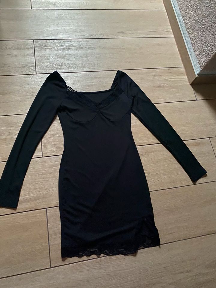 basic kleid mit spitze in Leinefelde