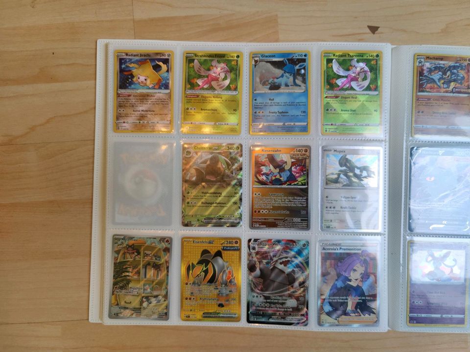 Pokemon Karten Sammlung in Thüngersheim