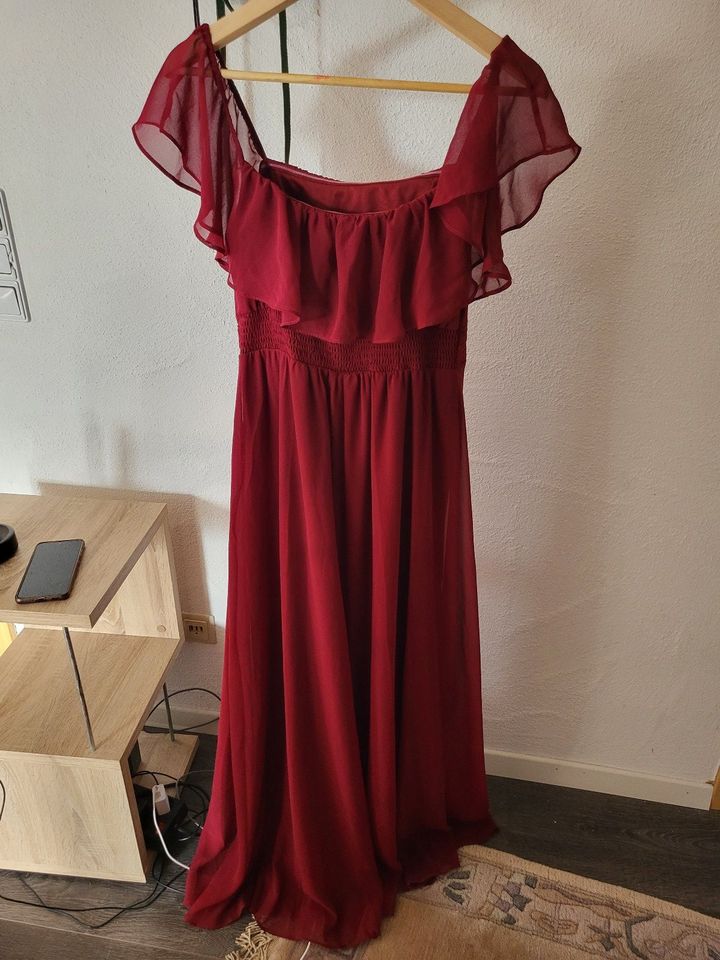 Festliches rotes Kleid in Größe S aus 100% Polyester in Bad Liebenzell