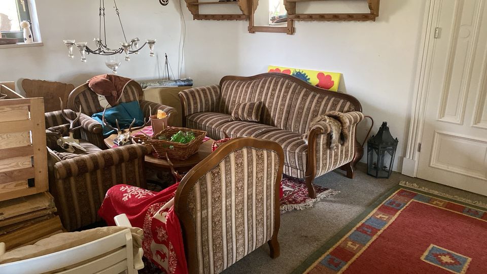 Couch und Sessel zu verschenken in Picher
