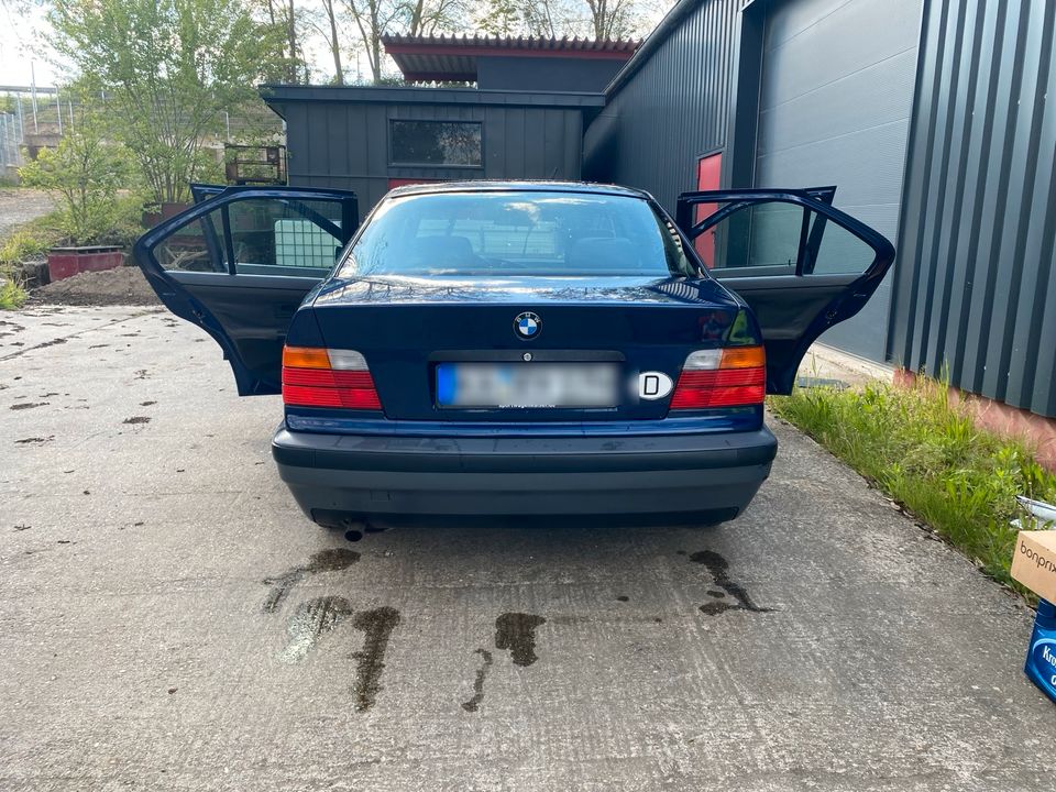BMW E36 Oldtimer in Gondelsheim