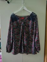 Schöne Bluse mit Muster und Spitze Rot Blau XL 48/50 Hessen - Eschborn Vorschau