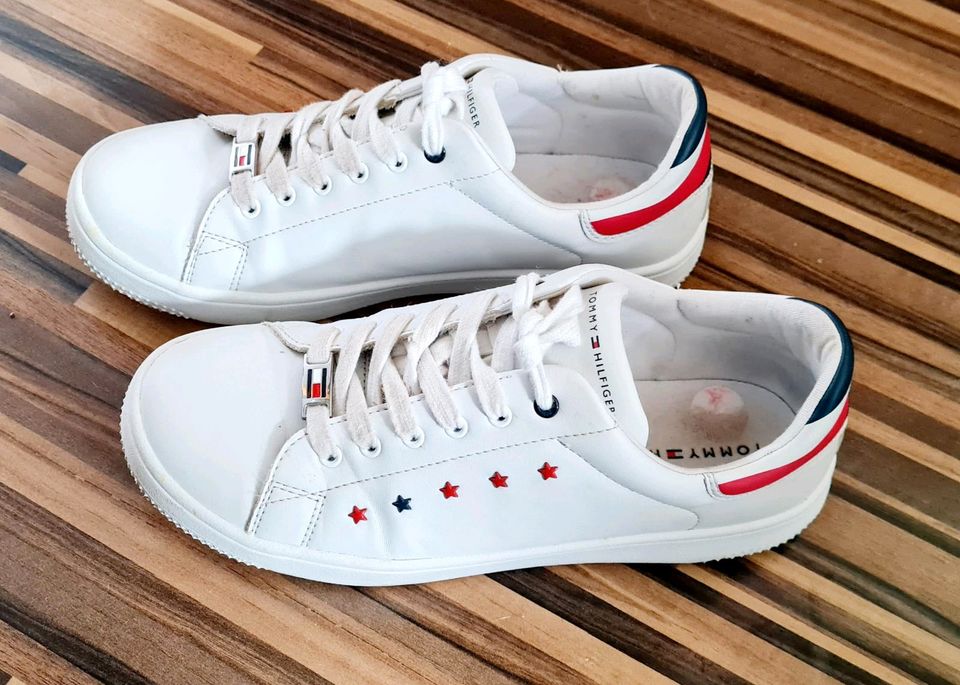 TOMMY HILFIGER SNEAKER GR. 38 WEISS in Korbach