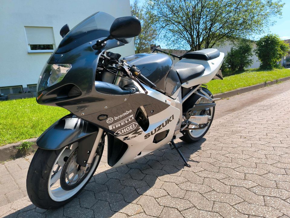 Suzuki gsxr 600 k2 in Hillscheid