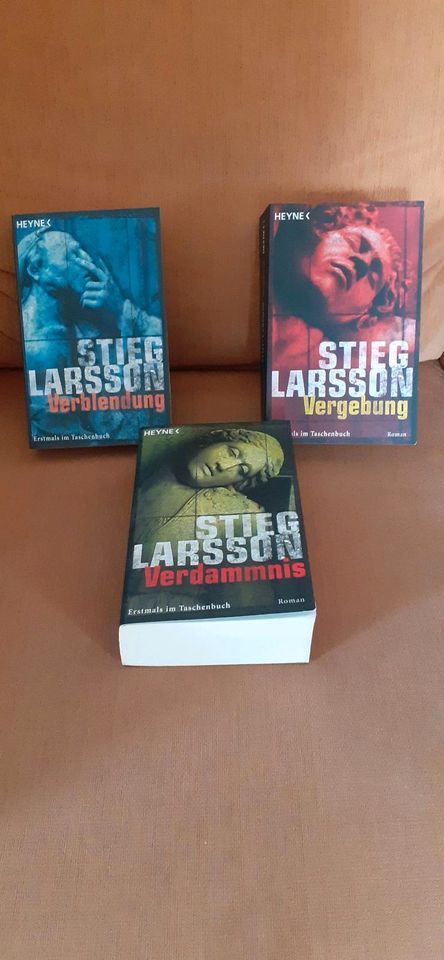 3 Taschenbücher von  " Stieg Larsson" in Uelzen