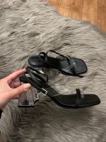 Bershka Sandalen offene Schuhe Größe 35 schwarz Nordrhein-Westfalen - Wülfrath Vorschau
