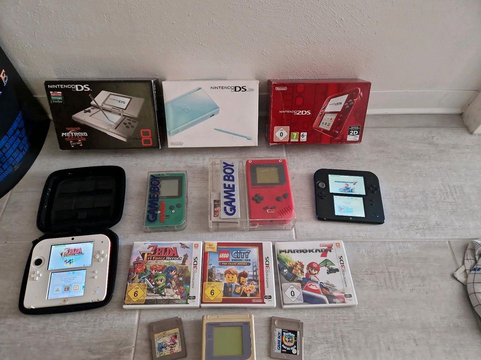 GAMEBOY GAME BOY NDS CLASSIC LITE POCKET SPIELE 2DS ROT in Neuenhagen