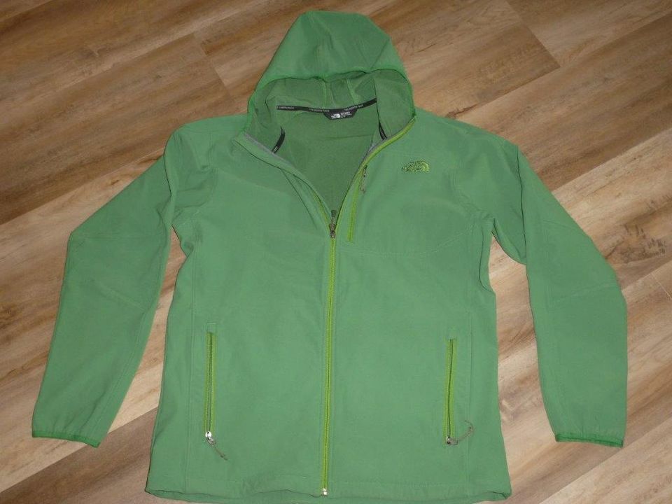 Softshell Jacke mit Kapuze The North Face  Farbe Grün in XL in Neuwied