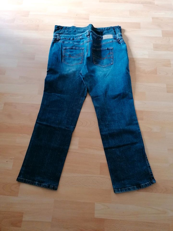Umstandsmode große Größen Jeans im Paket in Tiefenbronn