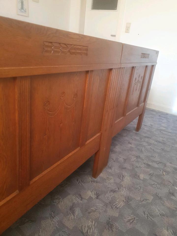 Sehr alt, massiv Holzbett  verziert  Doppelbett o. 2 Einzelbetten in Grebenau
