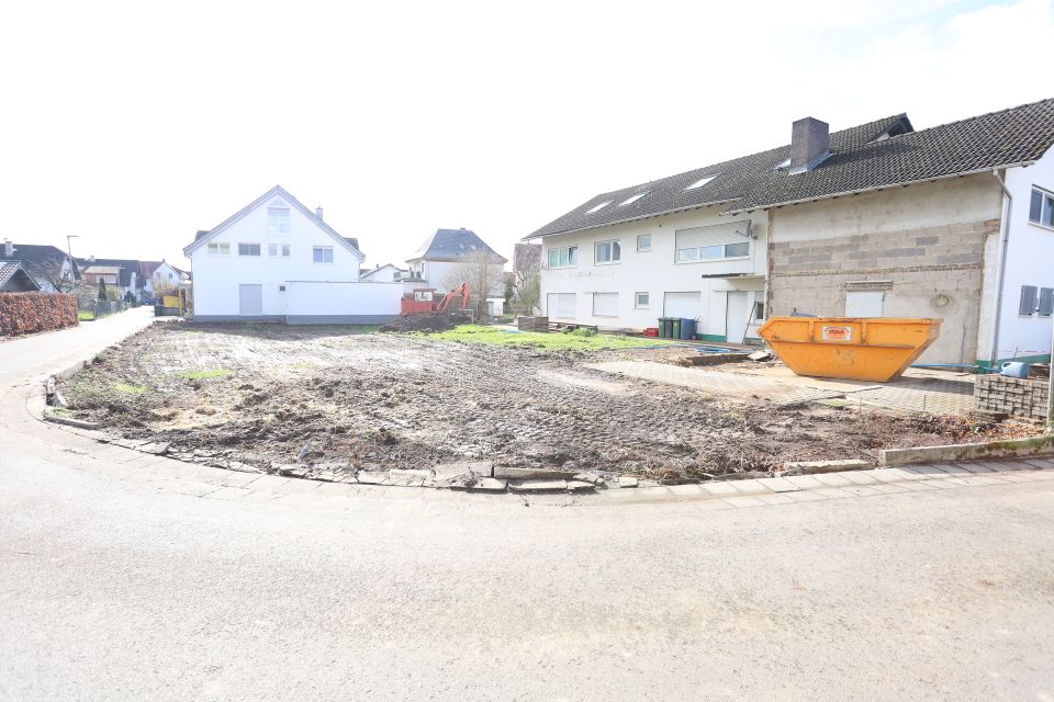 Großes Eckgrundstück mit eigenem Brunnen in unverbauter Lage von Ranstadt OT in Ranstadt