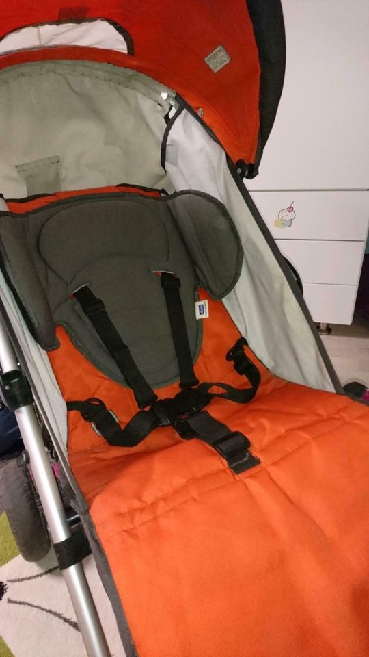 Kinderwagen, Buggy, Chicco, mit Fussack&Regenverdeck in Herbstein