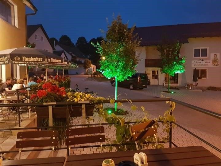 Wohn- und Geschäftshaus - Gut gehende, alt eingesessene  Gastronomie mit  Ferienwohnungen - Genial! in Tännesberg