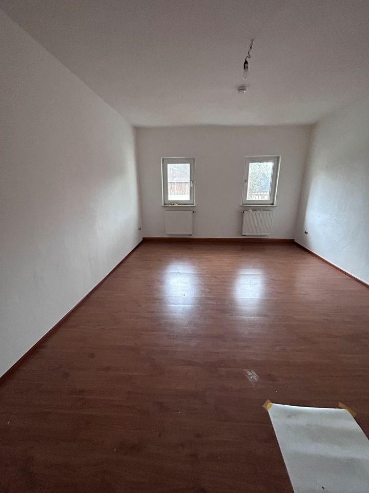 Frisch renovierte 4-Zimmer-Maisonettewohnung in Staffelstein / Unnersdorf zu vermieten! in Bad Staffelstein