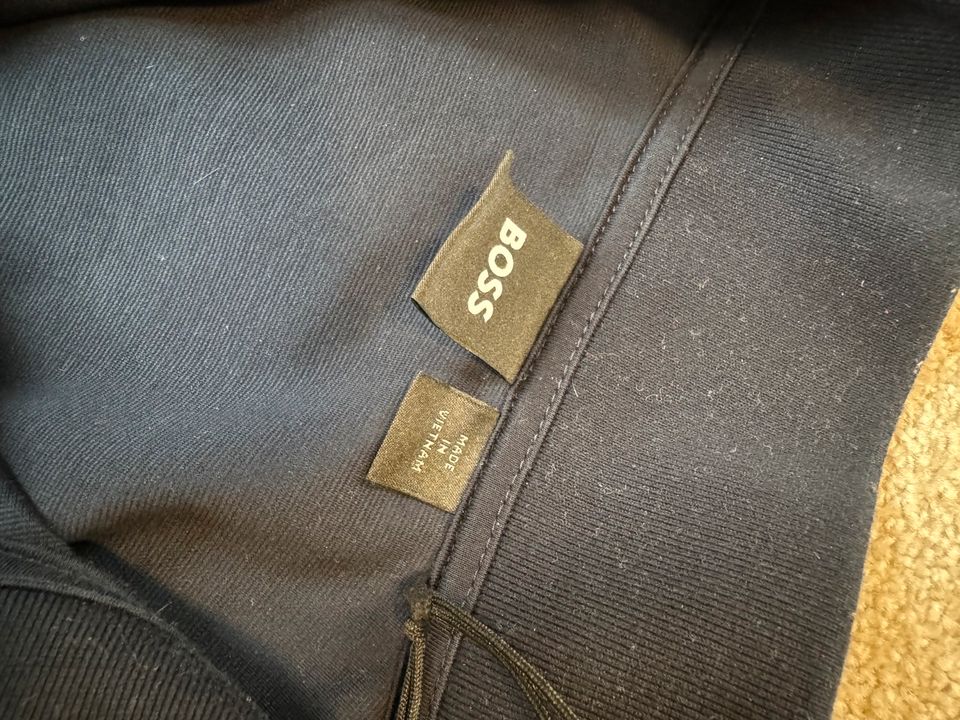✅VERKAUFE Hugo Boss Zip-Sweatshirt/Hoodie Dunkelblau Gr. M in Berlin