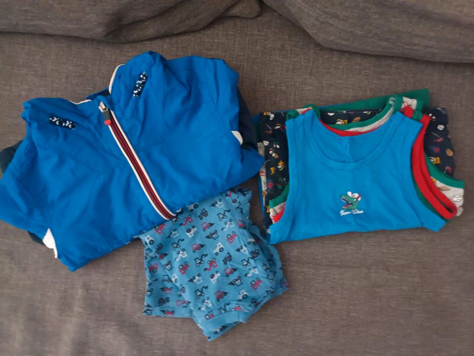 Kleines Mini Paket Jungs Gr 92, Jacke, Pulli, Unterhemden in Hagen