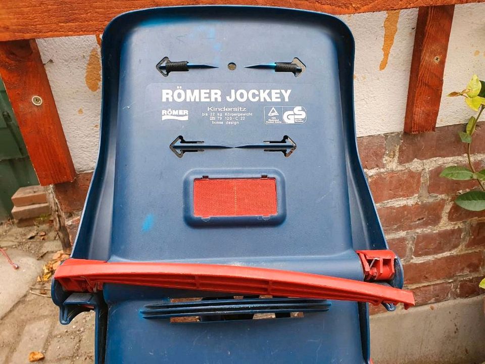 Römer Jockey Fahrrad Kindersitz bis 22kg blau ramponiert in Lübeck