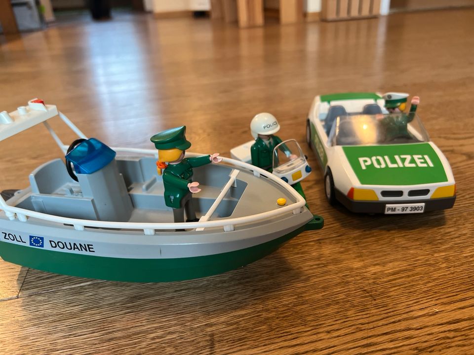 Playmobil Polizei Set Streifenwagen Motorrad Boot in Karlsfeld