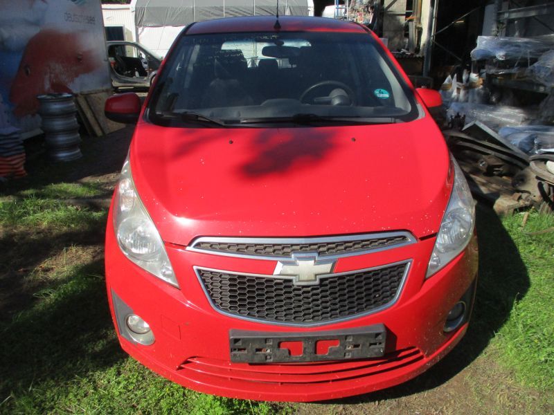 CHEVROLET SPARK M300 1.0 schlachtfest:motorhaube,stoßstange,tür,k in Bad Nauheim