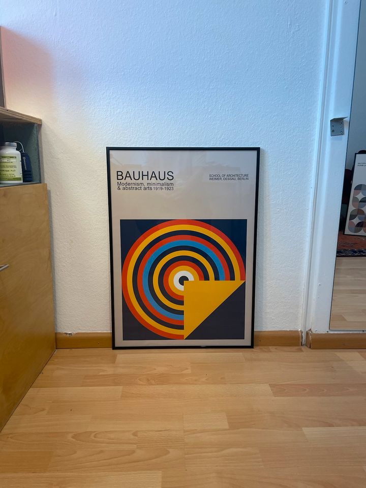 Verschiedene Bauhaus Ausstellung Print 50x70cm mit Rahmen in Freiburg im Breisgau