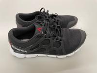 Reebok Sportschuh Gr.42 Bayern - Kipfenberg Vorschau